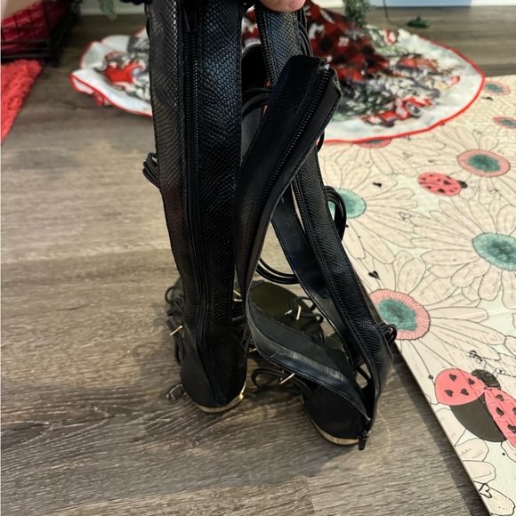 Aldo 8.5 tall gladiator black sandals - Picture 6 of 9